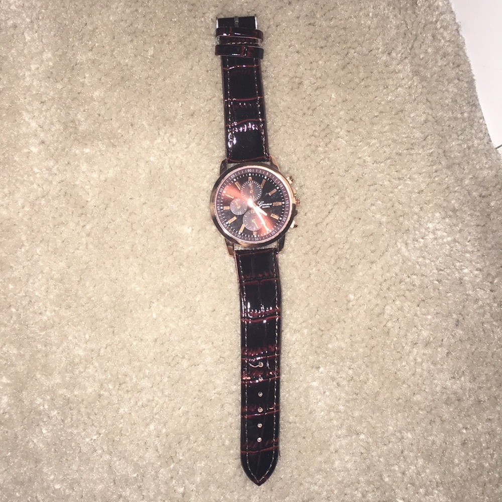 Brown/Gold Geneva watch